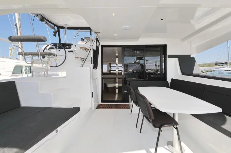 Lagoon 42 (ROYAL SALUTE)  - 28