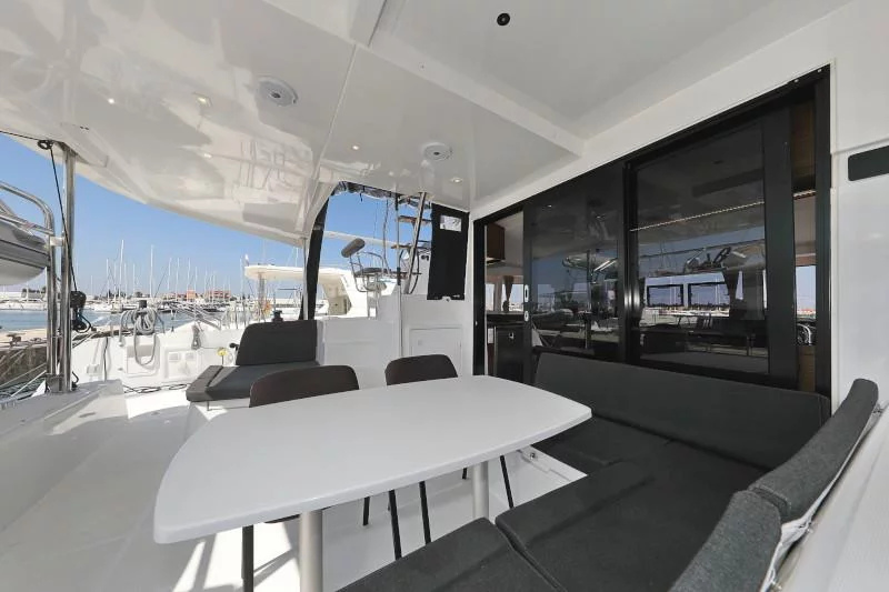 Lagoon 42 (ROYAL SALUTE)  - 48