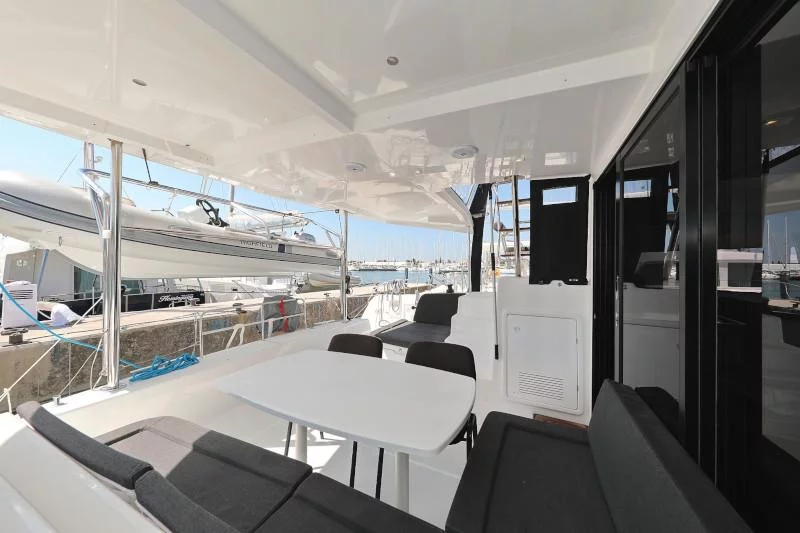Lagoon 42 (ROYAL SALUTE)  - 64