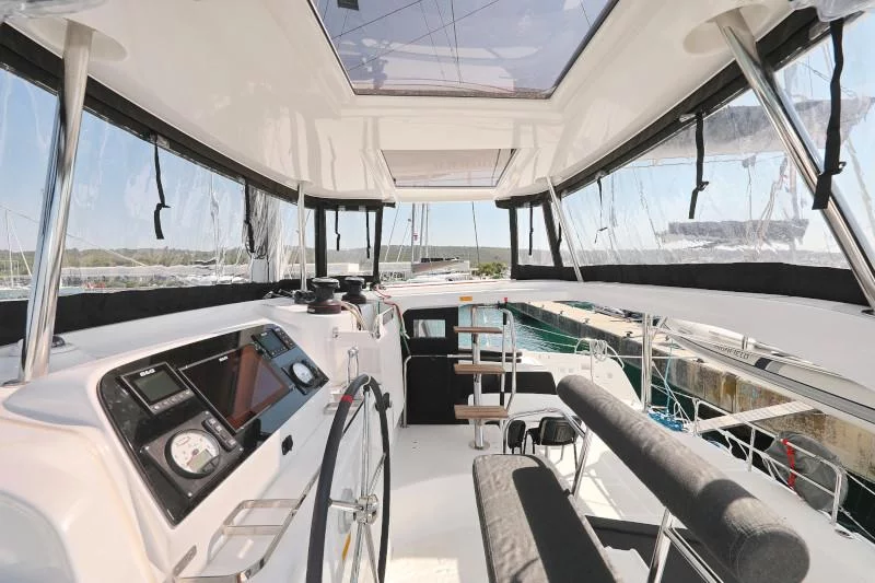 Lagoon 42 (ROYAL SALUTE)  - 6