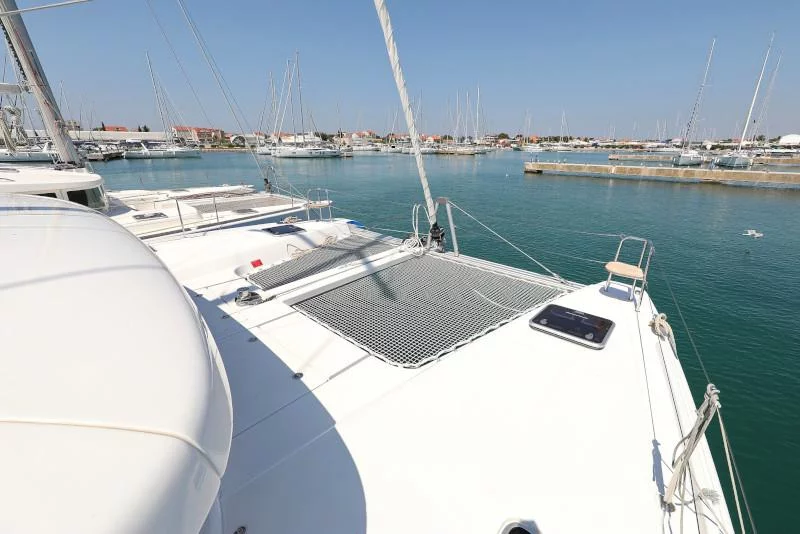Lagoon 42 (ROYAL SALUTE)  - 86