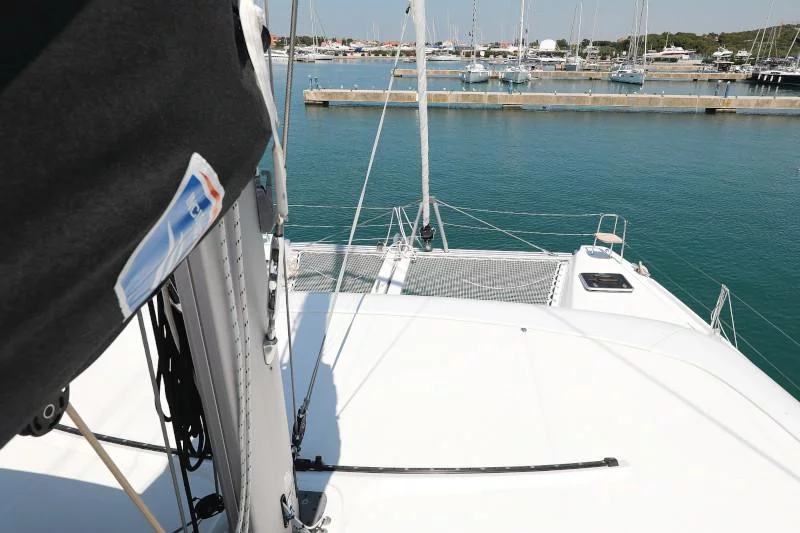 Lagoon 42 (ROYAL SALUTE)  - 24