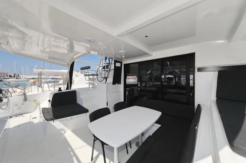 Lagoon 42 (ROYAL SALUTE)  - 1