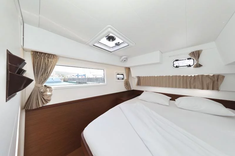Lagoon 42 (ROYAL SALUTE)  - 42