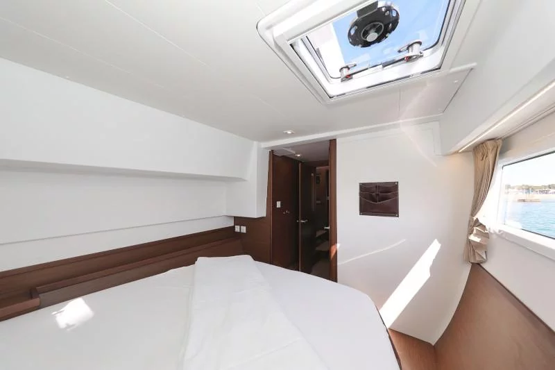Lagoon 42 (ROYAL SALUTE)  - 21