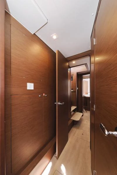 Lagoon 42 (ROYAL SALUTE)  - 4