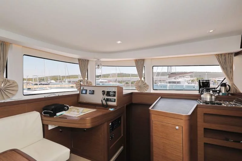 Lagoon 42 (ROYAL SALUTE)  - 52