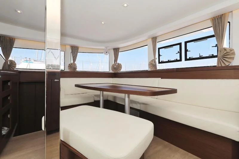 Lagoon 42 (ROYAL SALUTE)  - 71