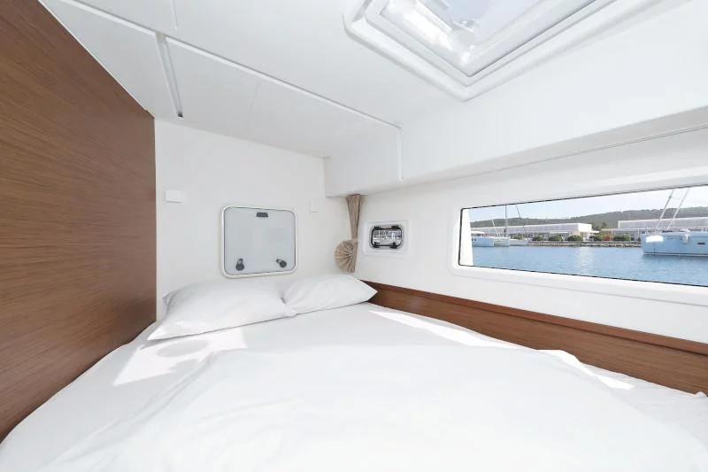 Lagoon 42 (ROYAL SALUTE)  - 62