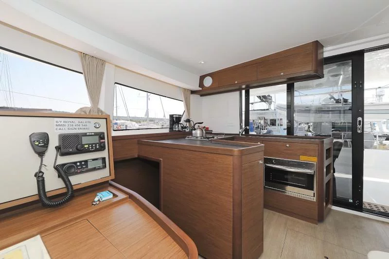 Lagoon 42 (ROYAL SALUTE)  - 45