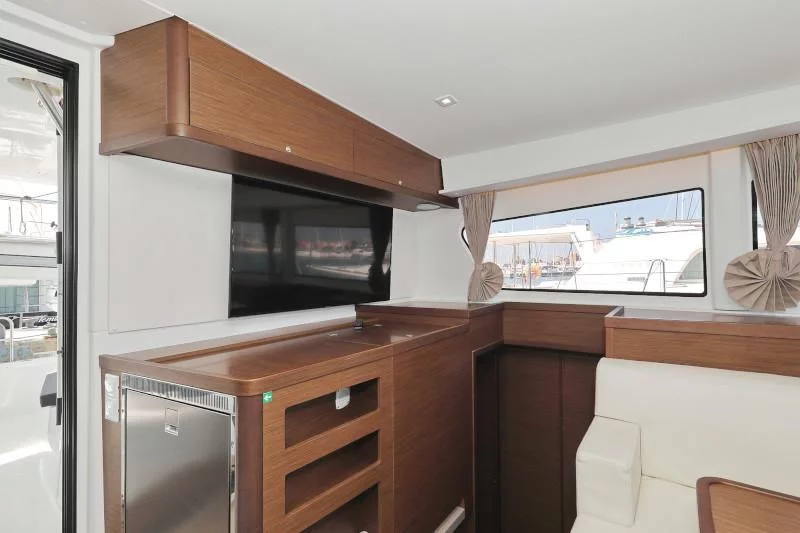 Lagoon 42 (ROYAL SALUTE)  - 3