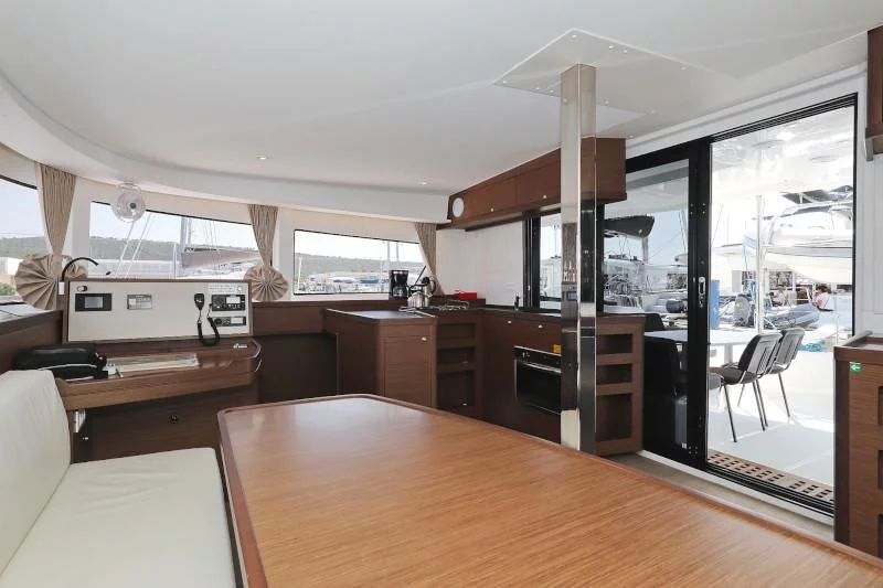 Lagoon 42 (ROYAL SALUTE)  - 46