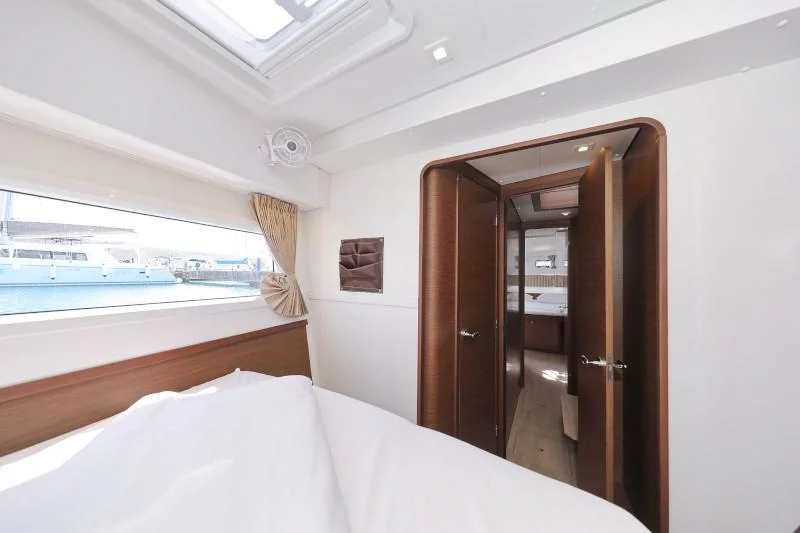 Lagoon 42 (ROYAL SALUTE)  - 13