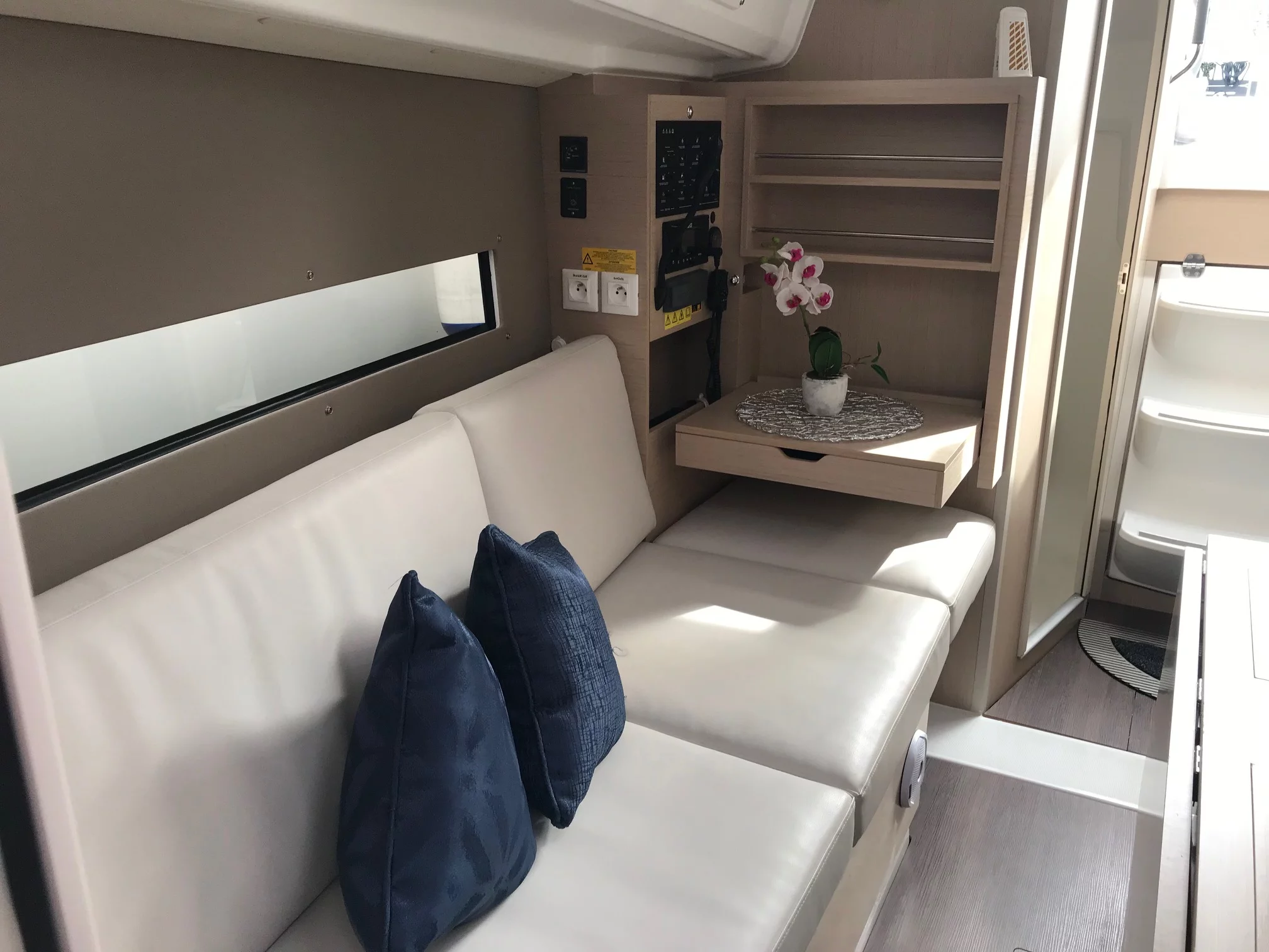 Oceanis 30.1 (Mimosa)  - 6