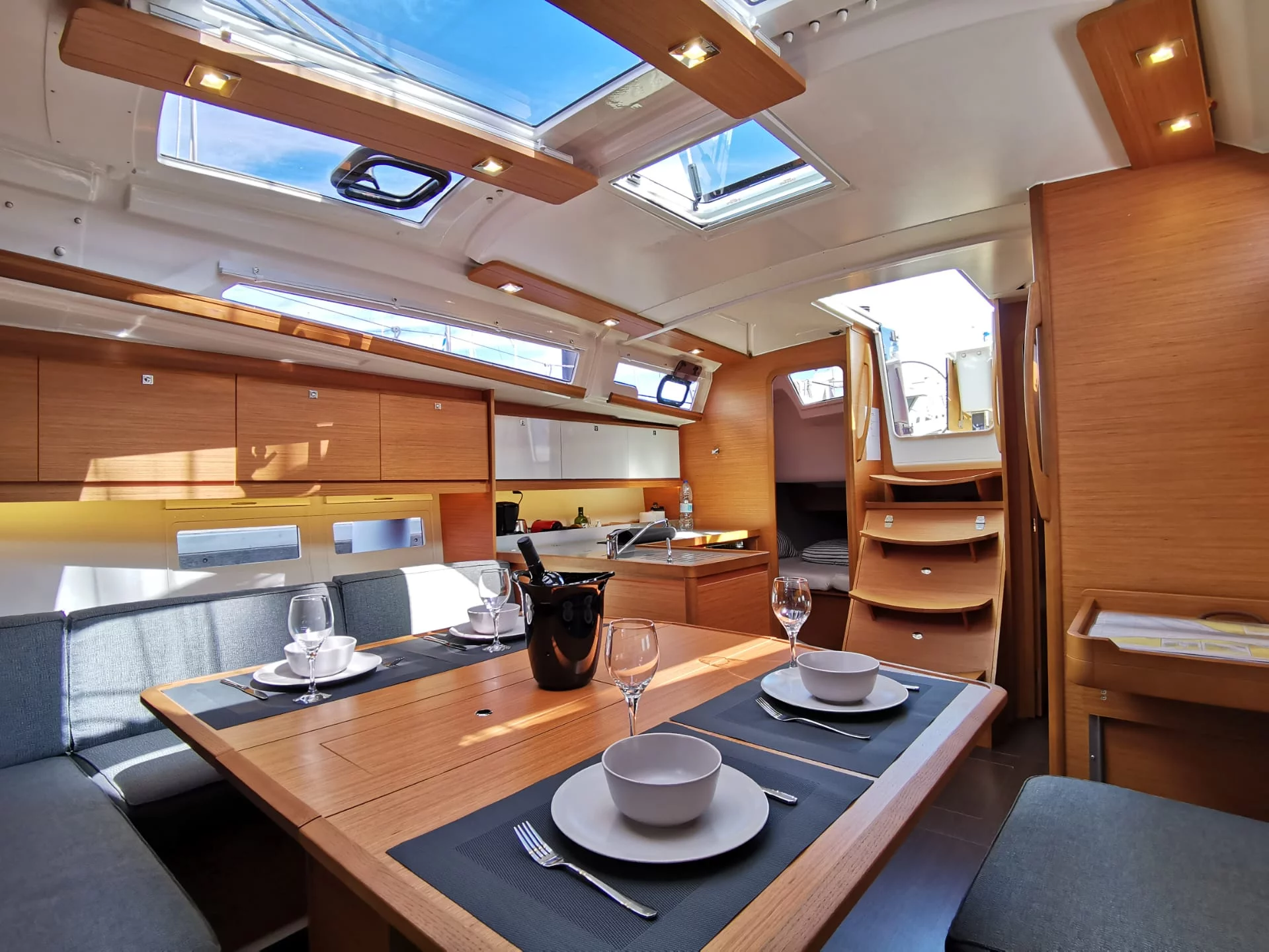 Dufour 390 Grand Large (Antares) Interior image - 20