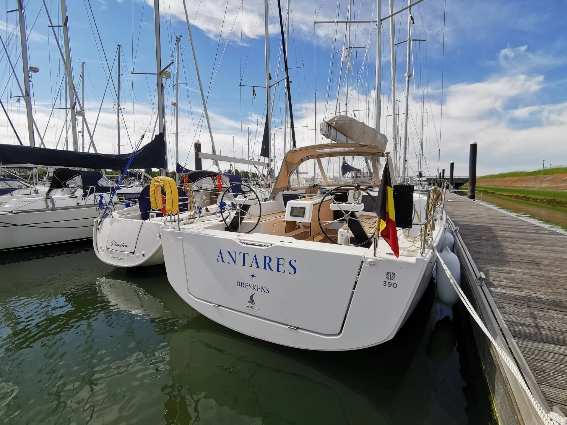 Dufour 390 Grand Large (Antares)  - 16