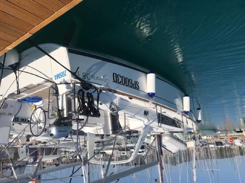 Oceanis 38.1 (Zosma)  - 6