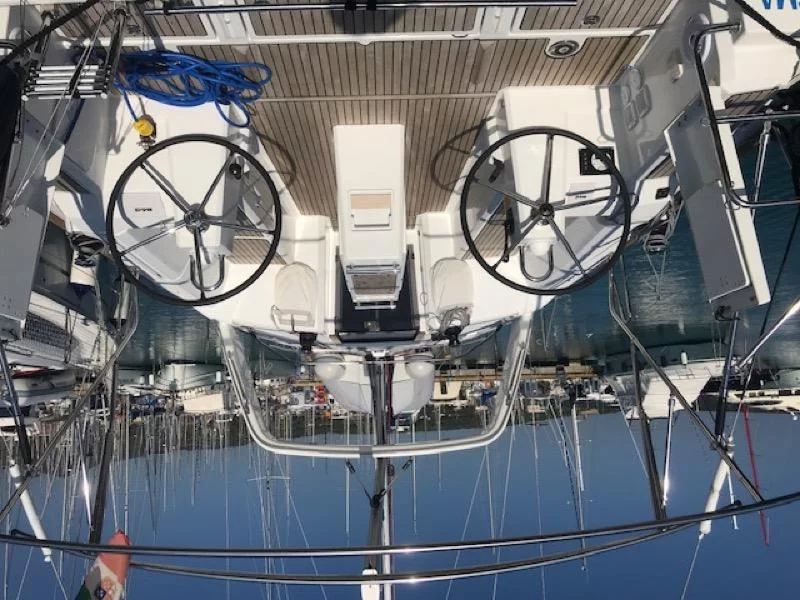 Oceanis 38.1 (Zosma)  - 11