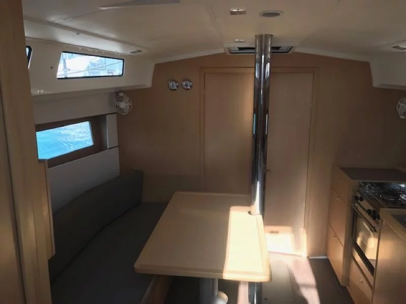 Oceanis 38.1 (Zosma) Interior image - 9