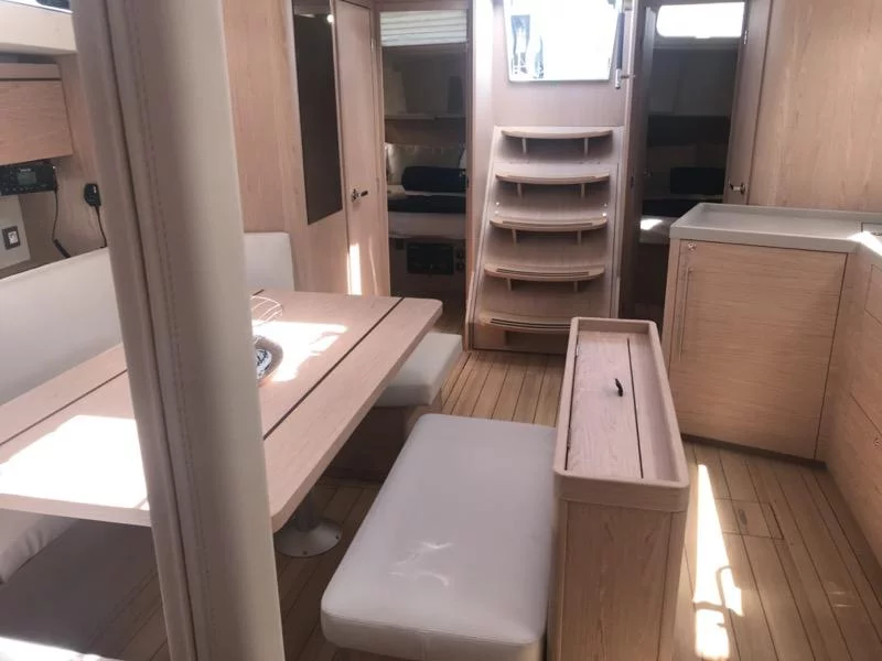 Oceanis 46.1 (5 cab) (Becrux)  - 5