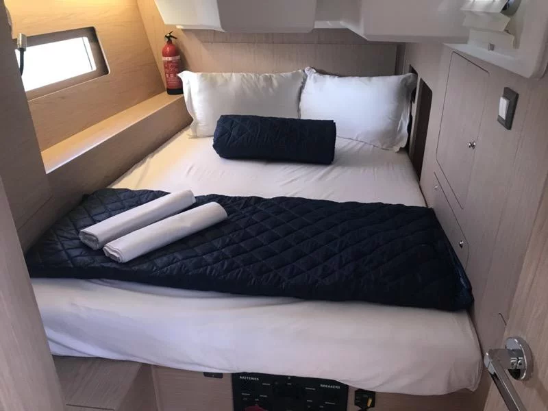 Oceanis 46.1 (5 cab) (Becrux)  - 8