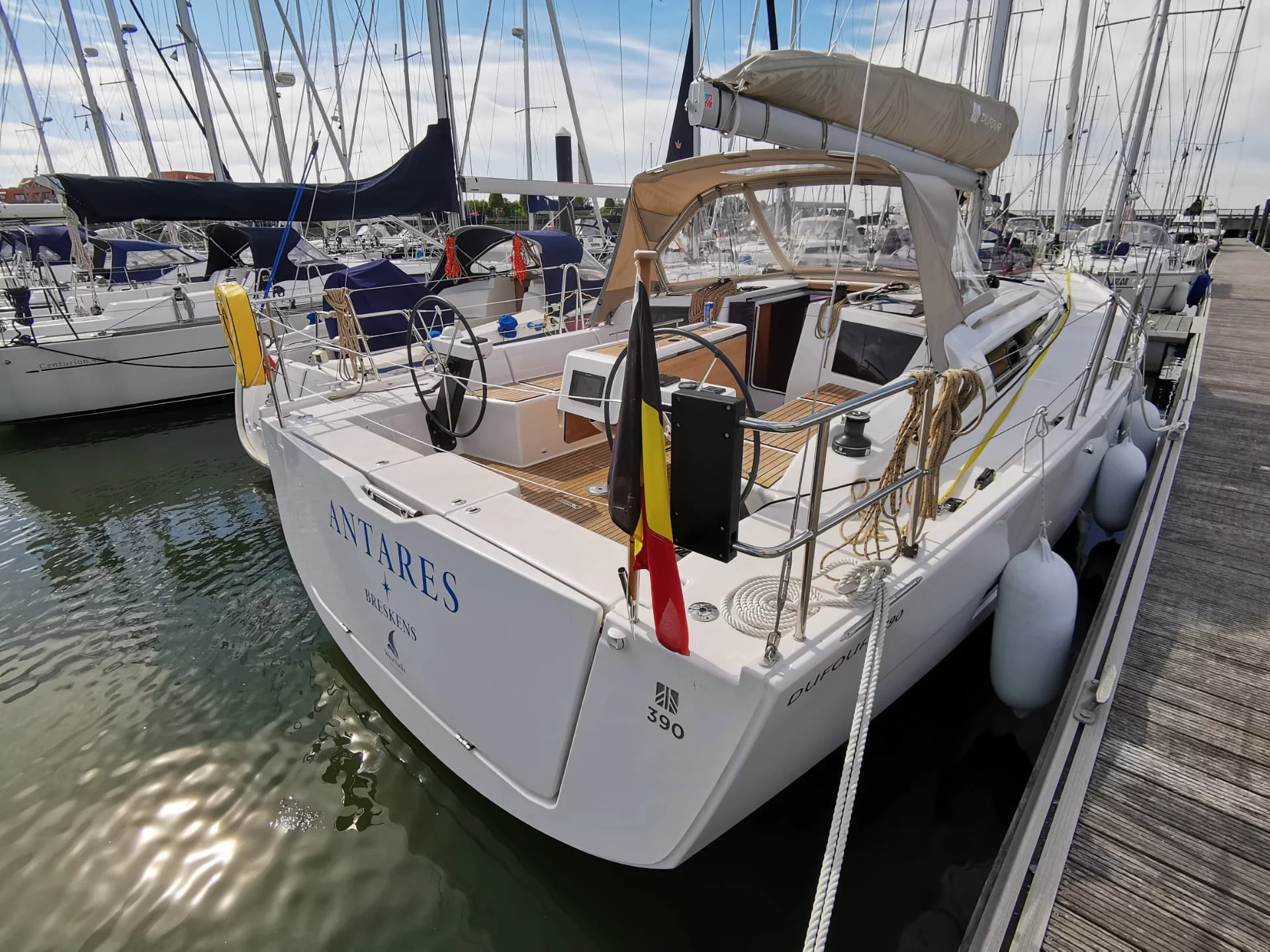 Dufour 390 Grand Large (Antares)  - 19