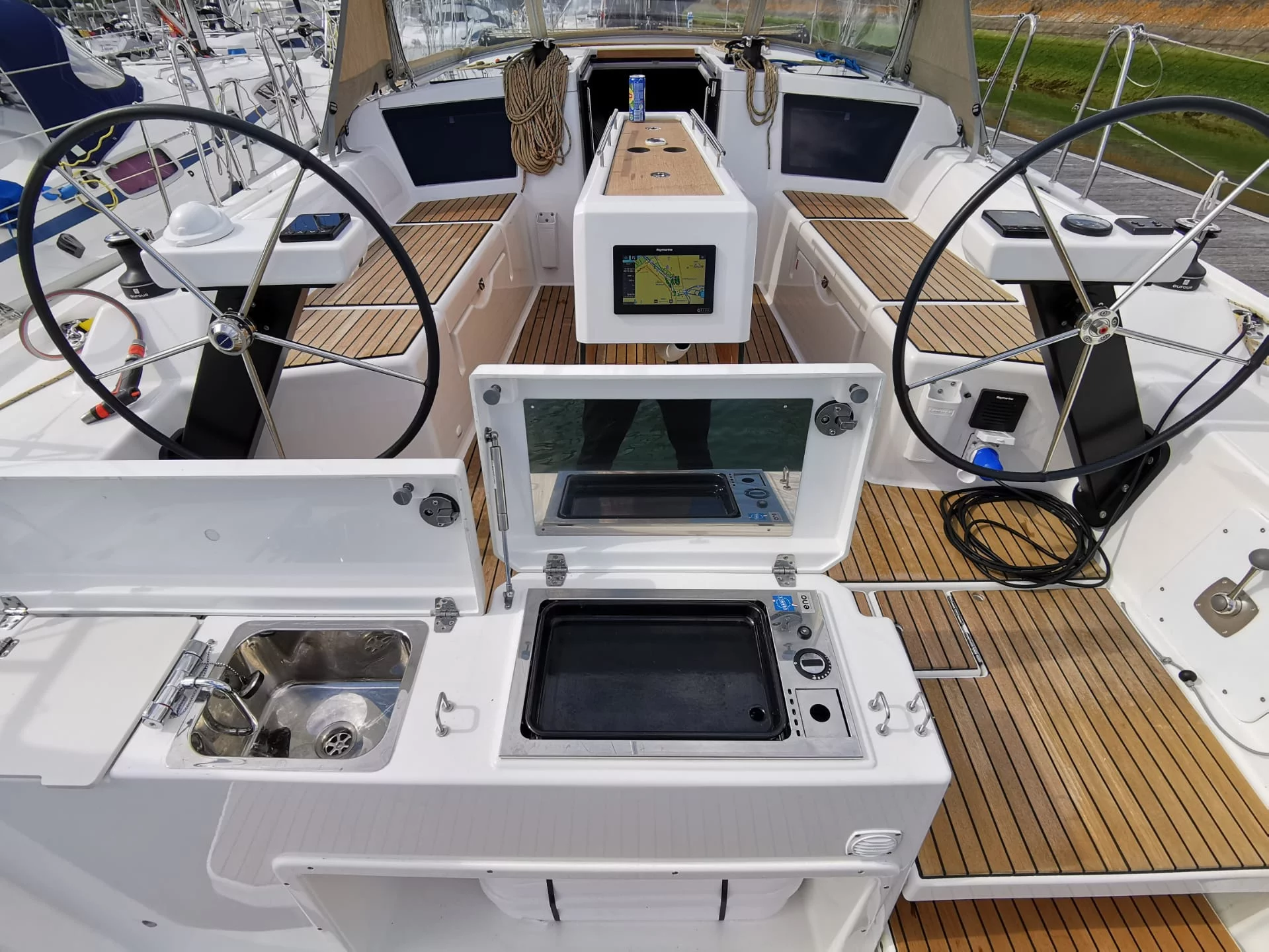 Dufour 390 Grand Large (Antares)  - 17