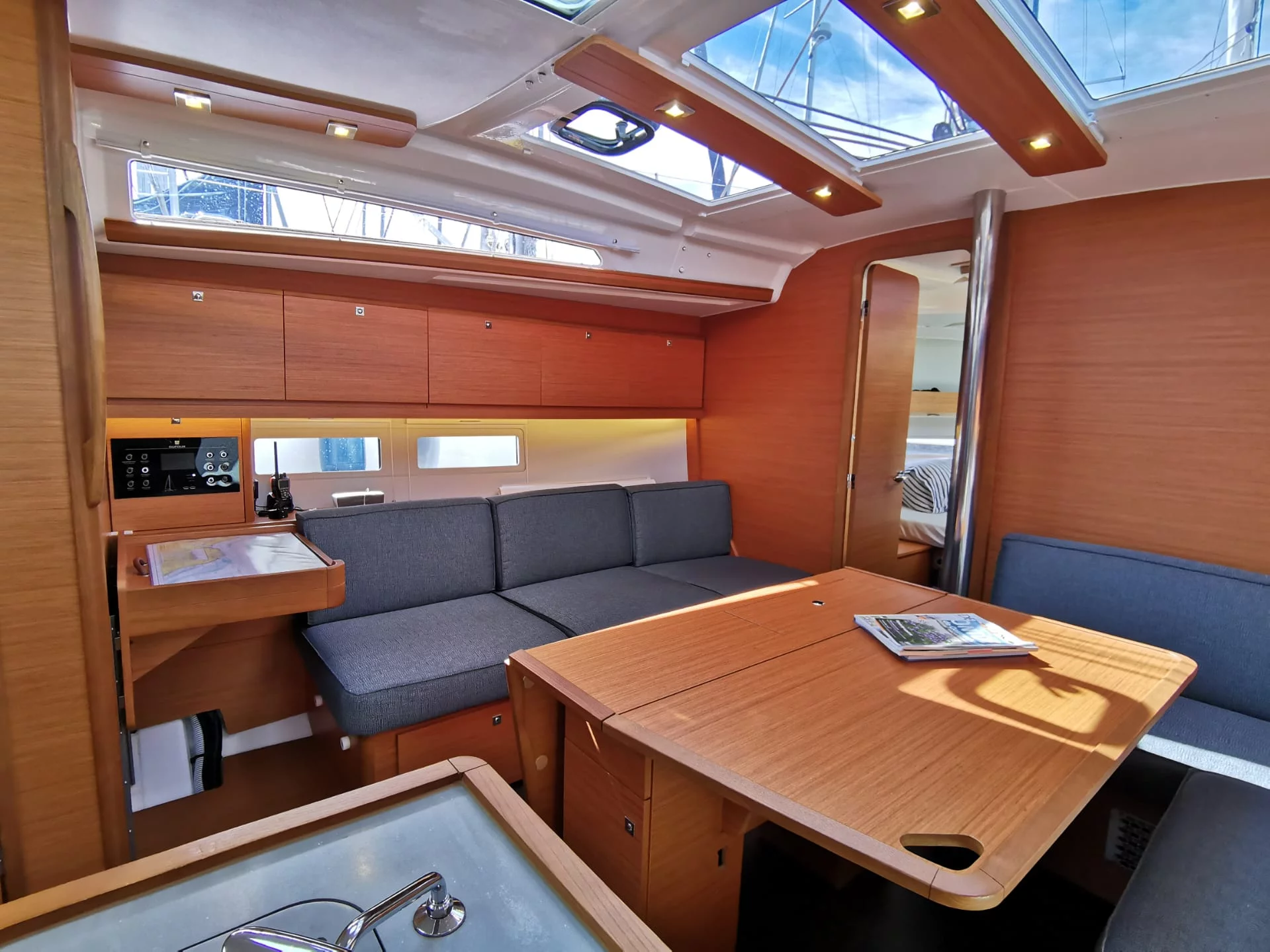 Dufour 390 Grand Large (Antares)  - 52
