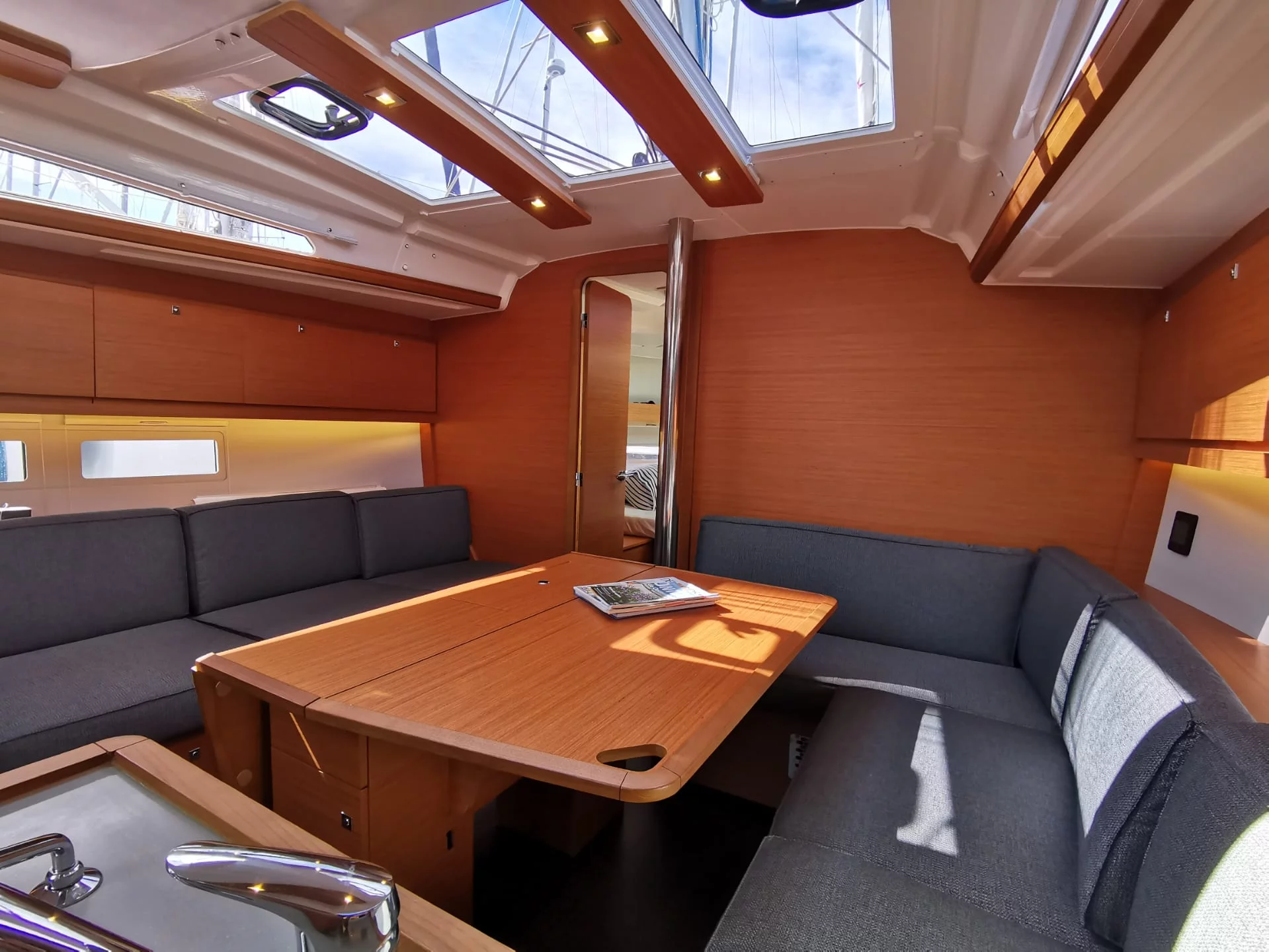 Dufour 390 Grand Large (Antares)  - 47
