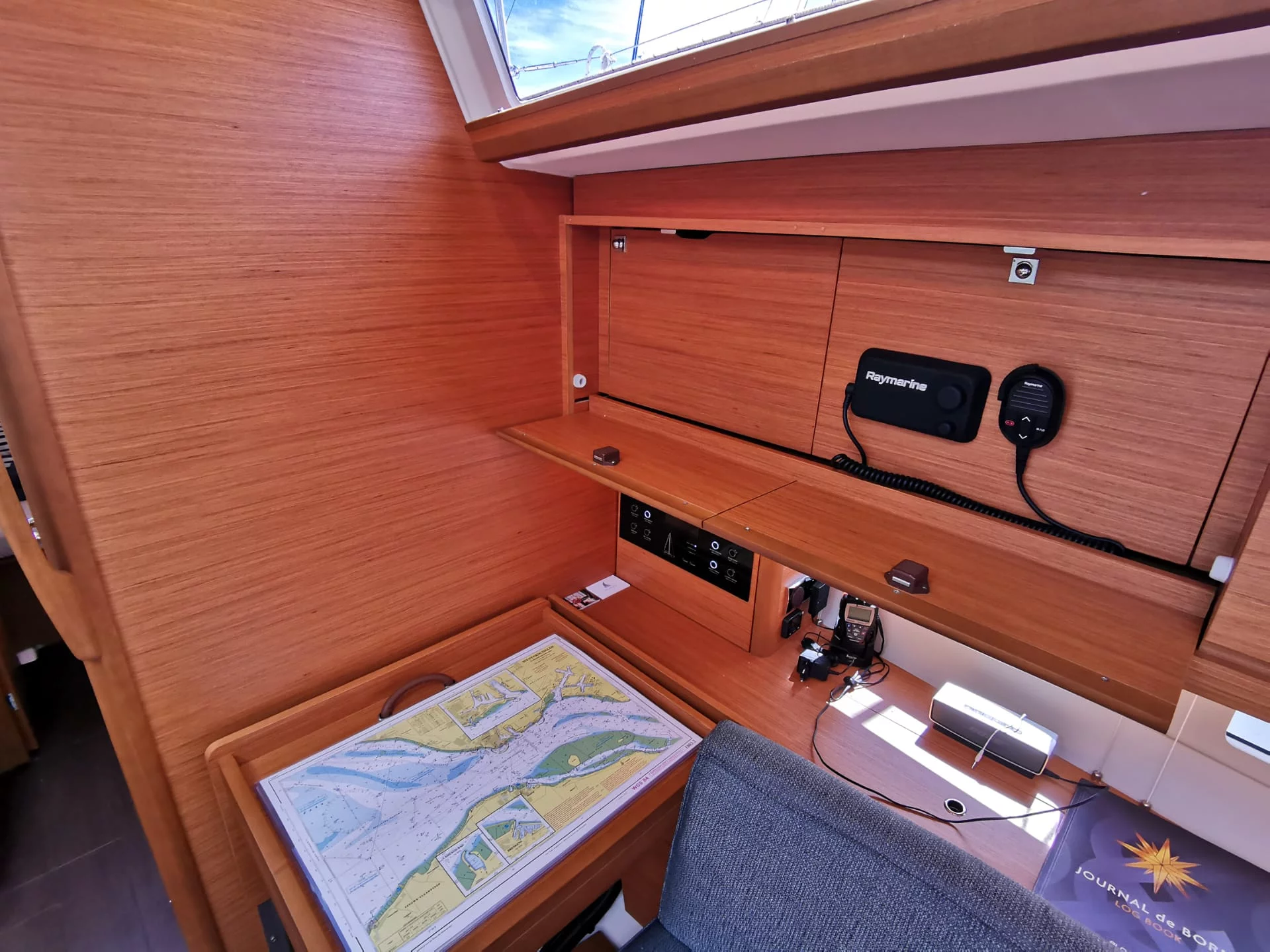 Dufour 390 Grand Large (Antares)  - 10