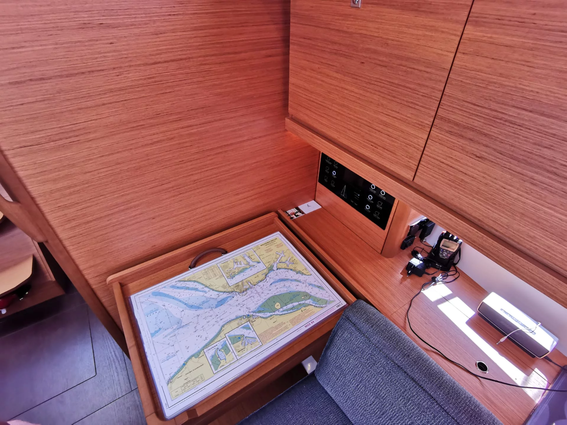 Dufour 390 Grand Large (Antares)  - 46