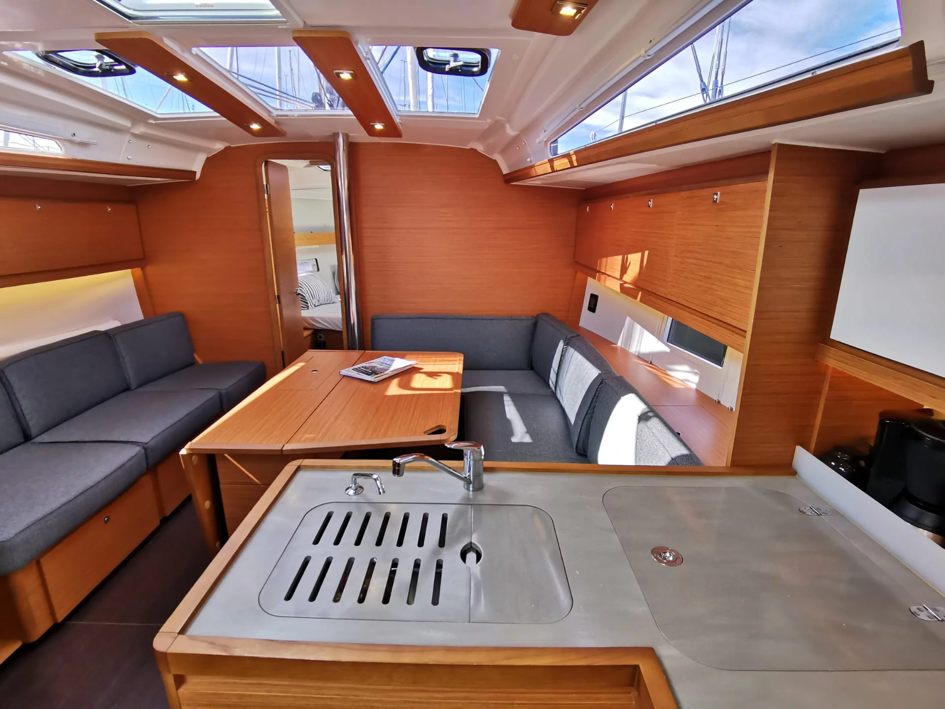 Dufour 390 Grand Large (Antares)  - 40
