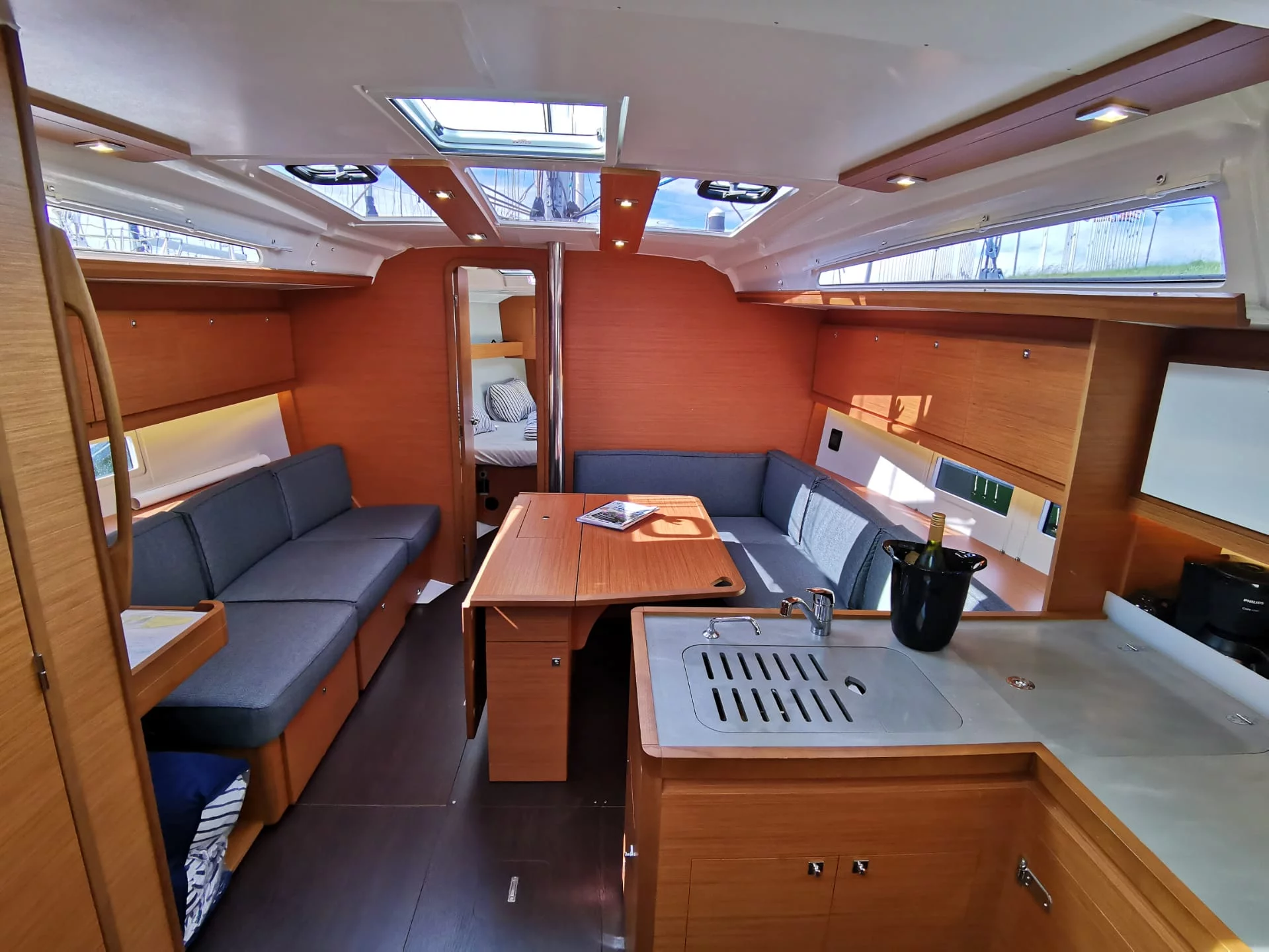 Dufour 390 Grand Large (Antares)  - 14