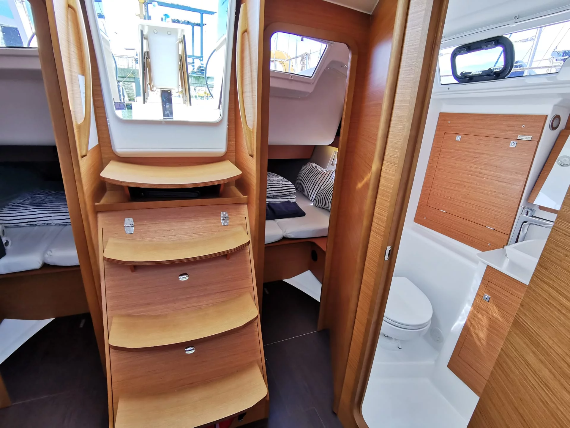 Dufour 390 Grand Large (Antares)  - 29