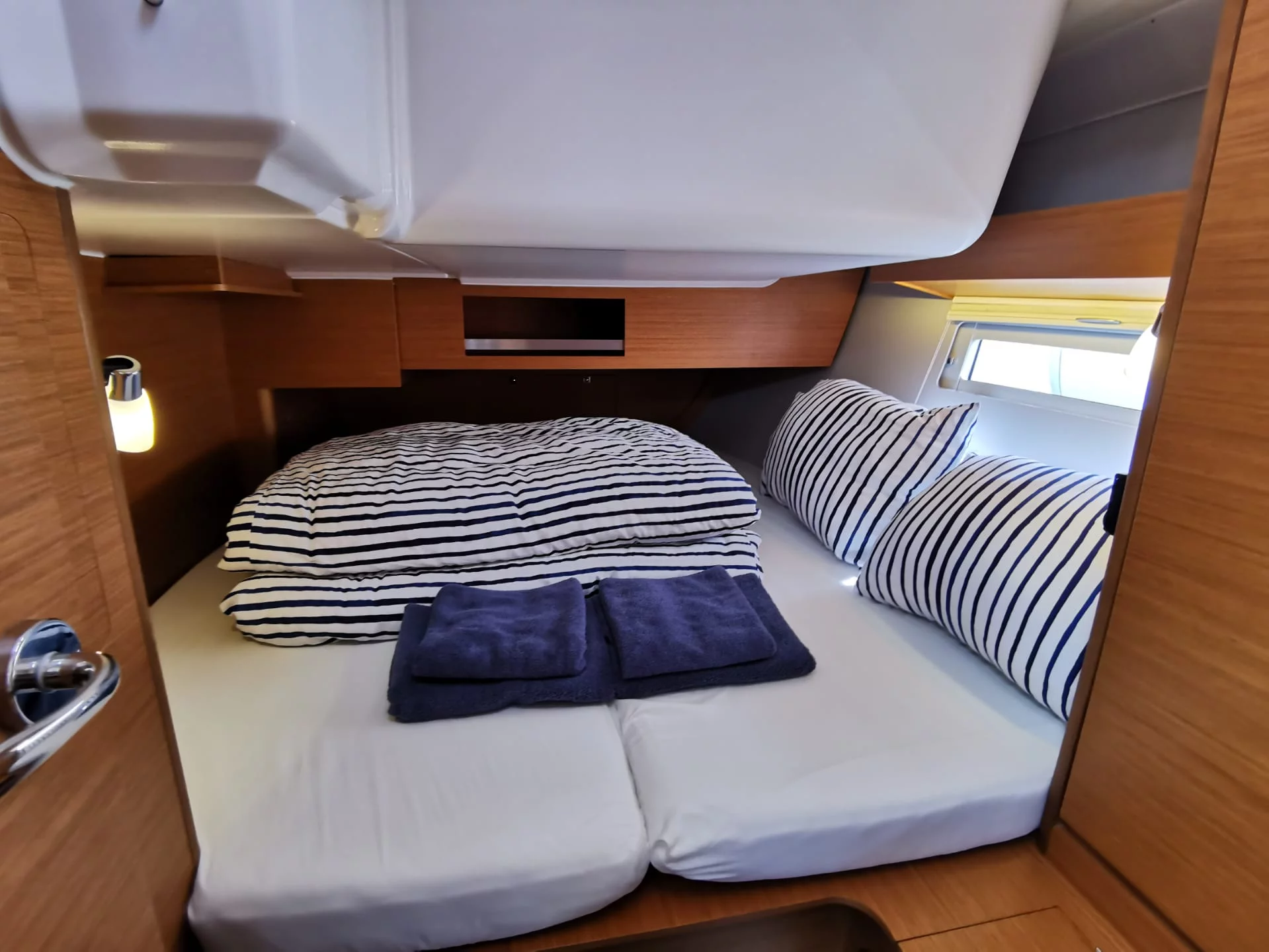 Dufour 390 Grand Large (Antares)  - 50