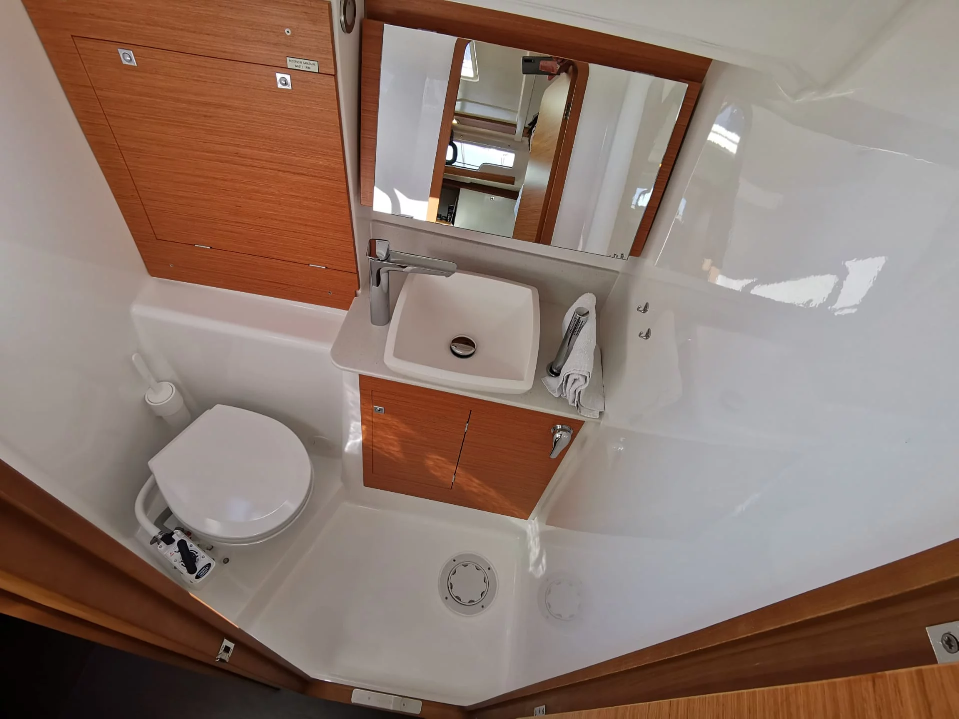 Dufour 390 Grand Large (Antares)  - 13
