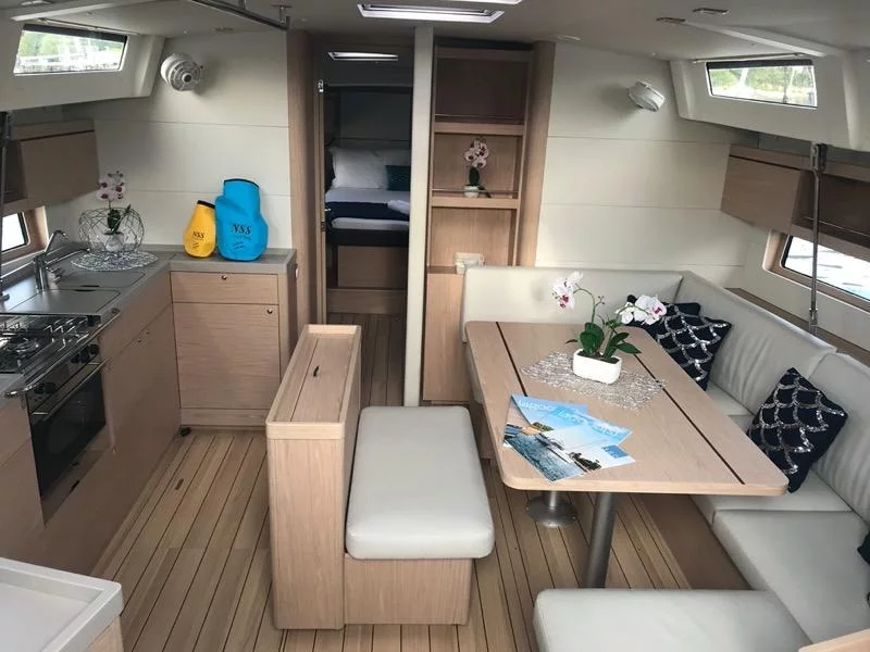 Oceanis 46.1 (3 cab) (Meridiana) Interior image - 10