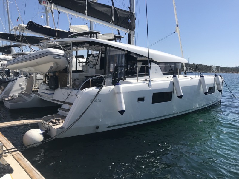 Photo #1 - Lagoon 42 (Zippiri (WM, Inverter, Heating)) en Portisco - 9631