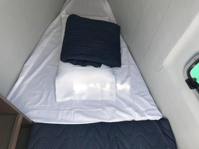 Lagoon 42 (Zippiri (WM, Inverter, Heating))  - 10