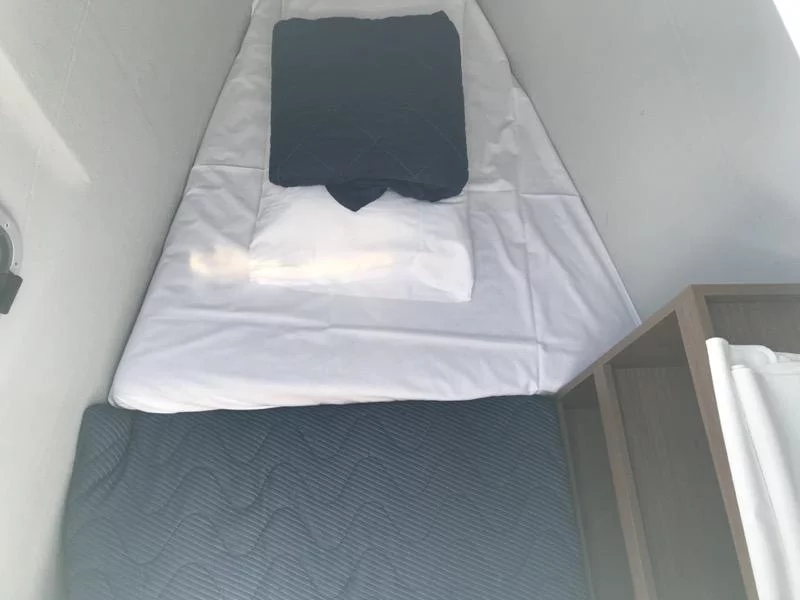Lagoon 42 (Zippiri (WM, Inverter, Heating))  - 4