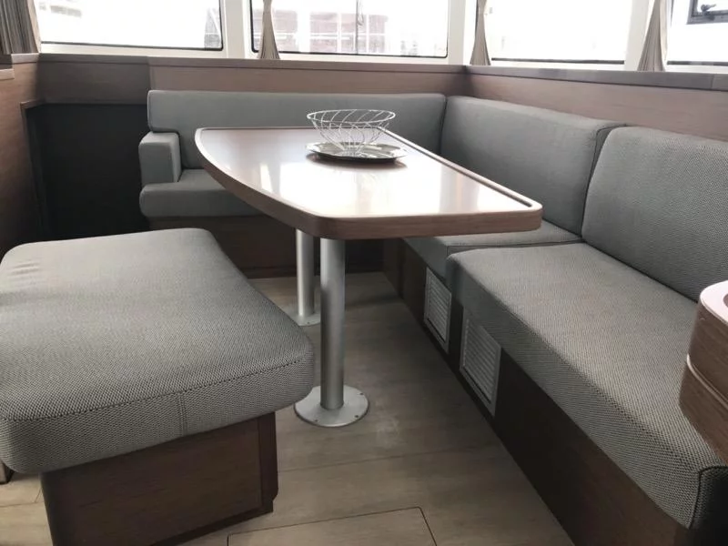 Lagoon 42 (Sammy (, WM, Inverter, ))  - 12