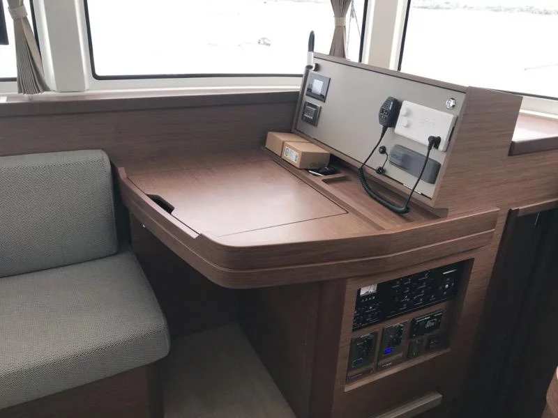 Lagoon 42 (Sammy (, WM, Inverter, ))  - 1
