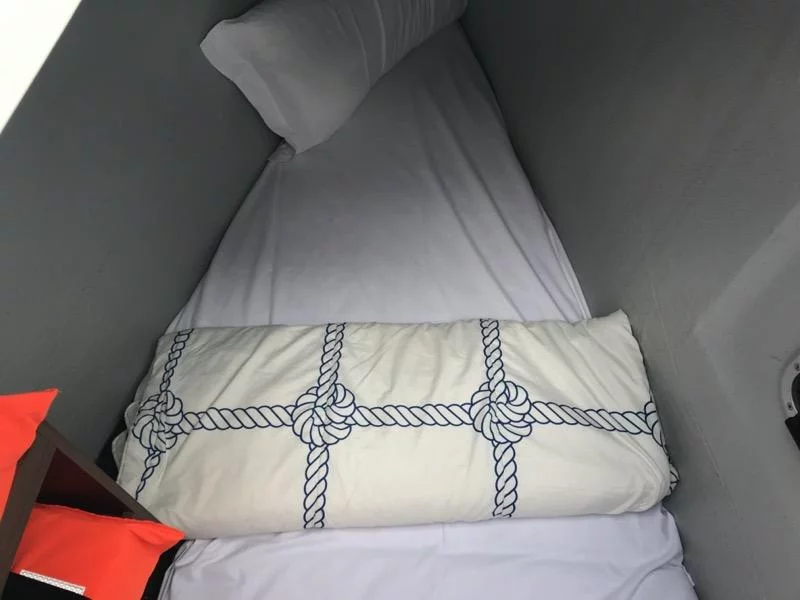 Lagoon 42 (Sammy (, WM, Inverter, ))  - 3