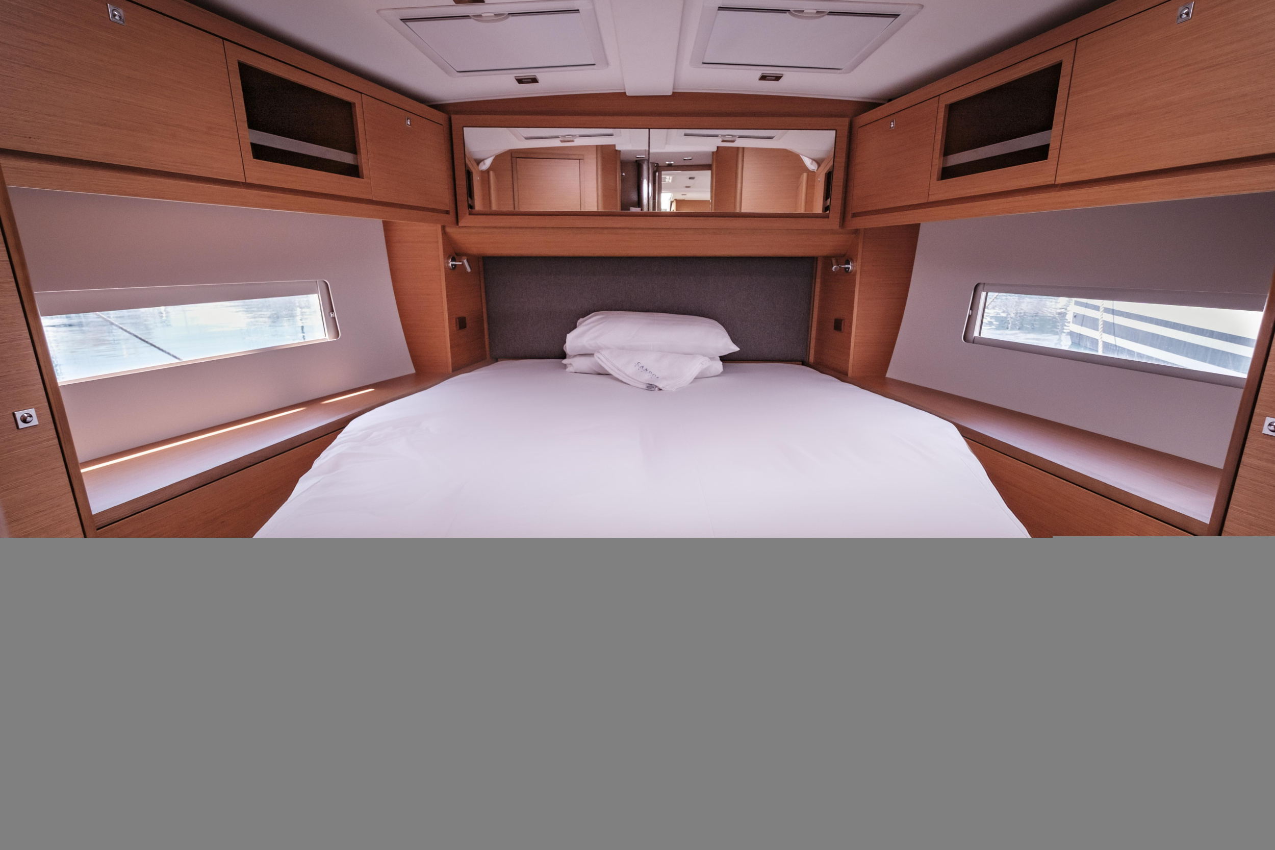 Dufour 470 owner layout — photo 10