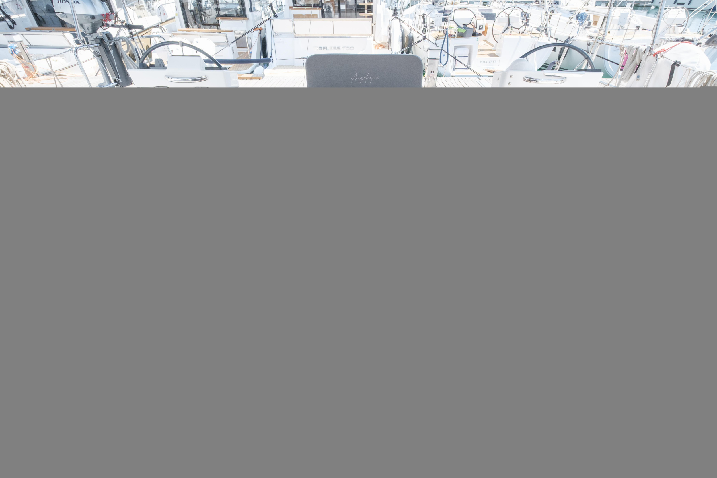 Dufour 470 owner layout — photo 35