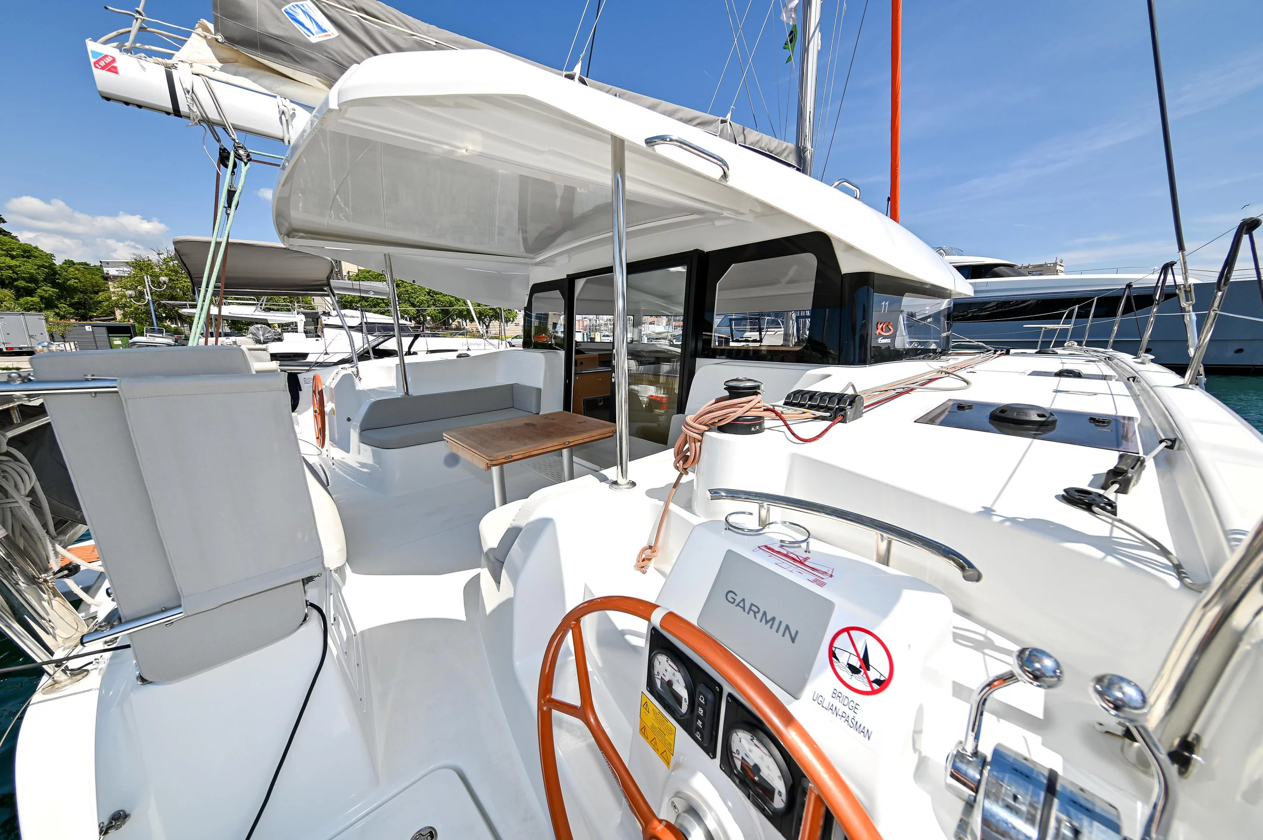 Excess 11 (ISLAND BLUE V)  - 48