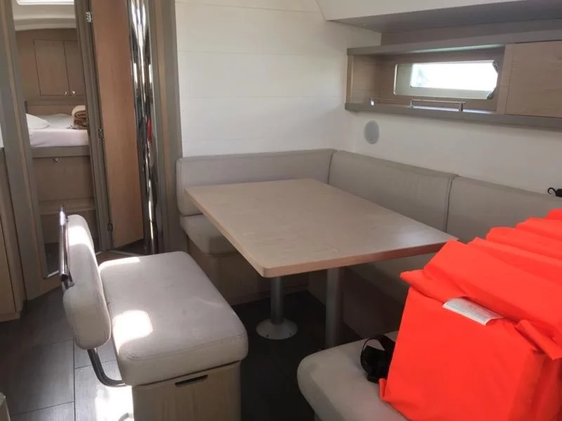 Oceanis 45 (Alphard) Interior image - 12