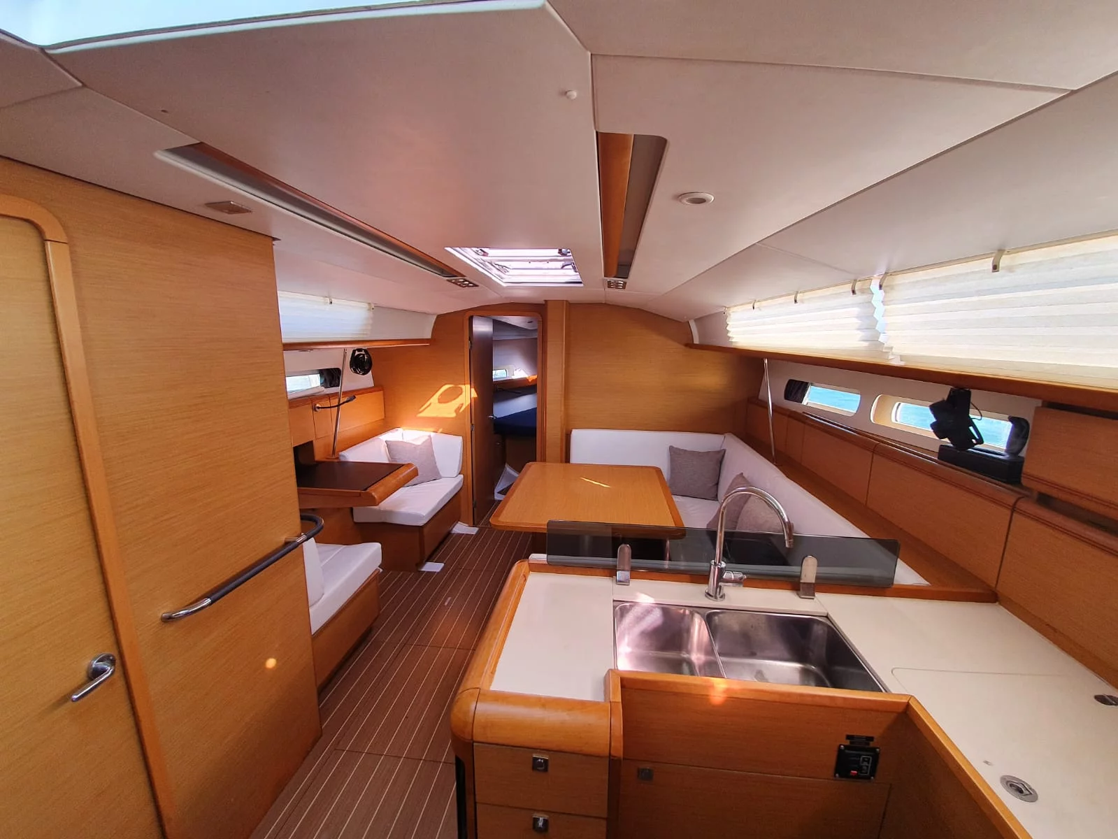 Jeanneau Sun Odyssey 409 (Malee) Interior image - 4