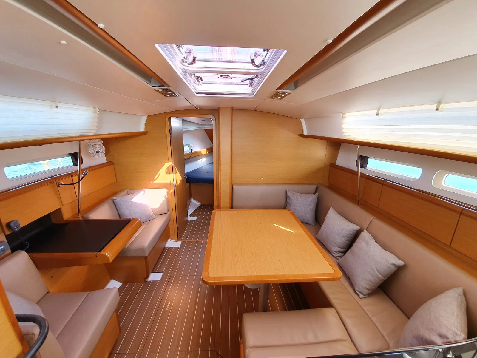 Jeanneau Sun Odyssey 409 (T-Punch)  - 9