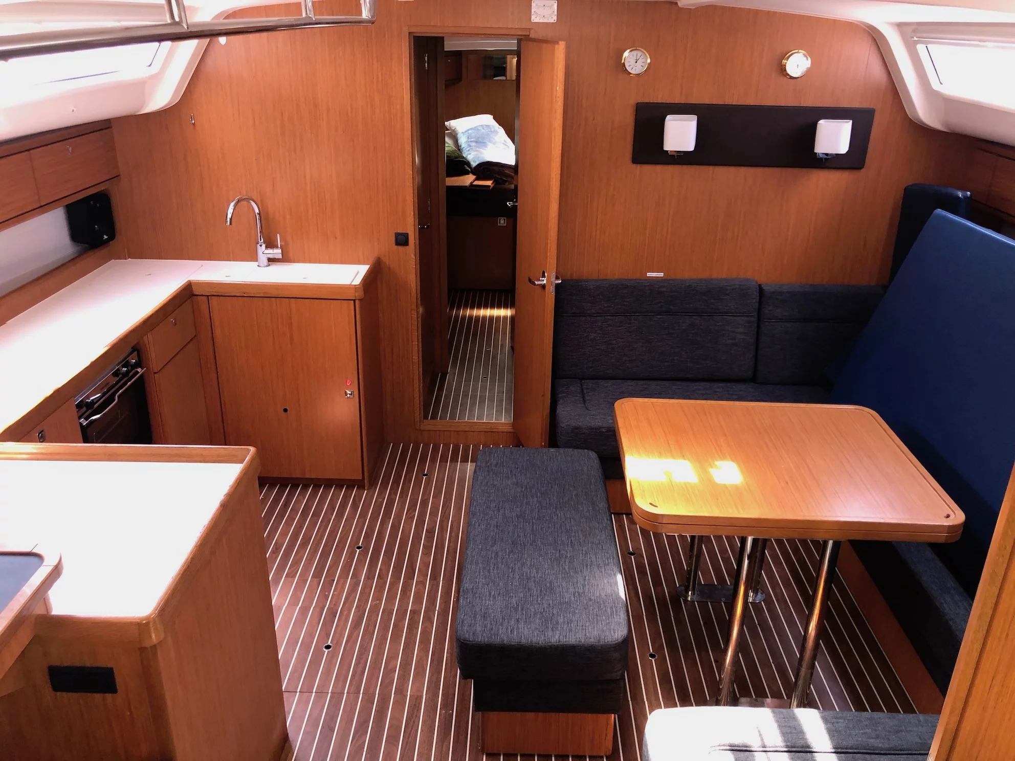 Bavaria Cruiser 51 (Ekavi) Interior image - 8